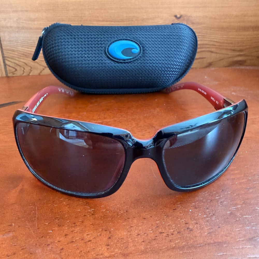 Costa Isabela Women’s Sunglasses 😎 LN with case.
